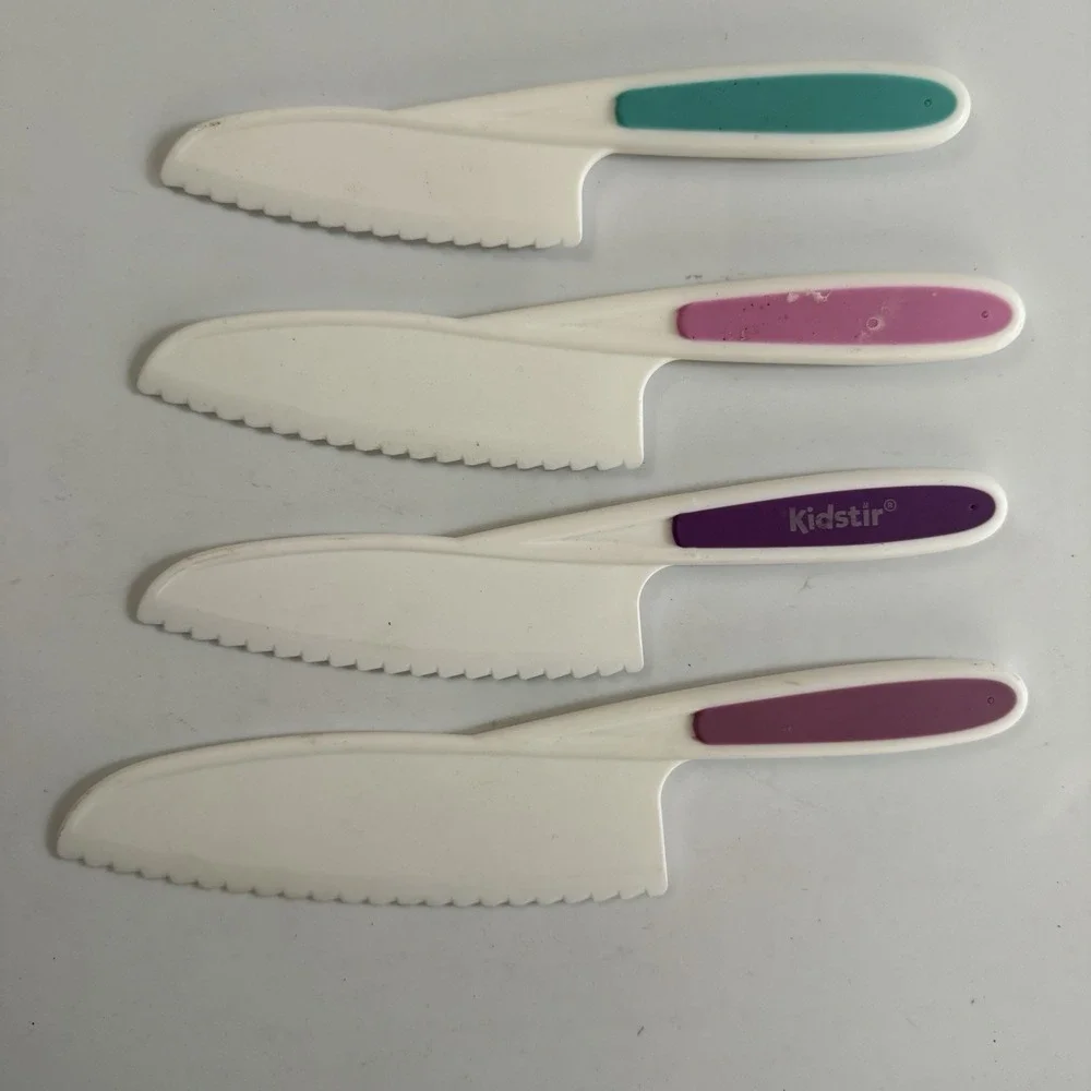 Kidster Knife Set of 4 for Cooking & Cutting Cakes, Fruits For the Kids